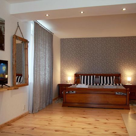 Emilie'S Apartments เลียปาญา ภายนอก รูปภาพ