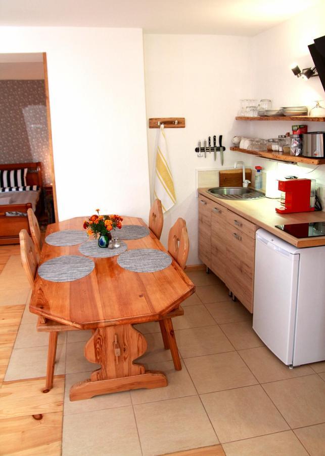 Emilie'S Apartments เลียปาญา ภายนอก รูปภาพ